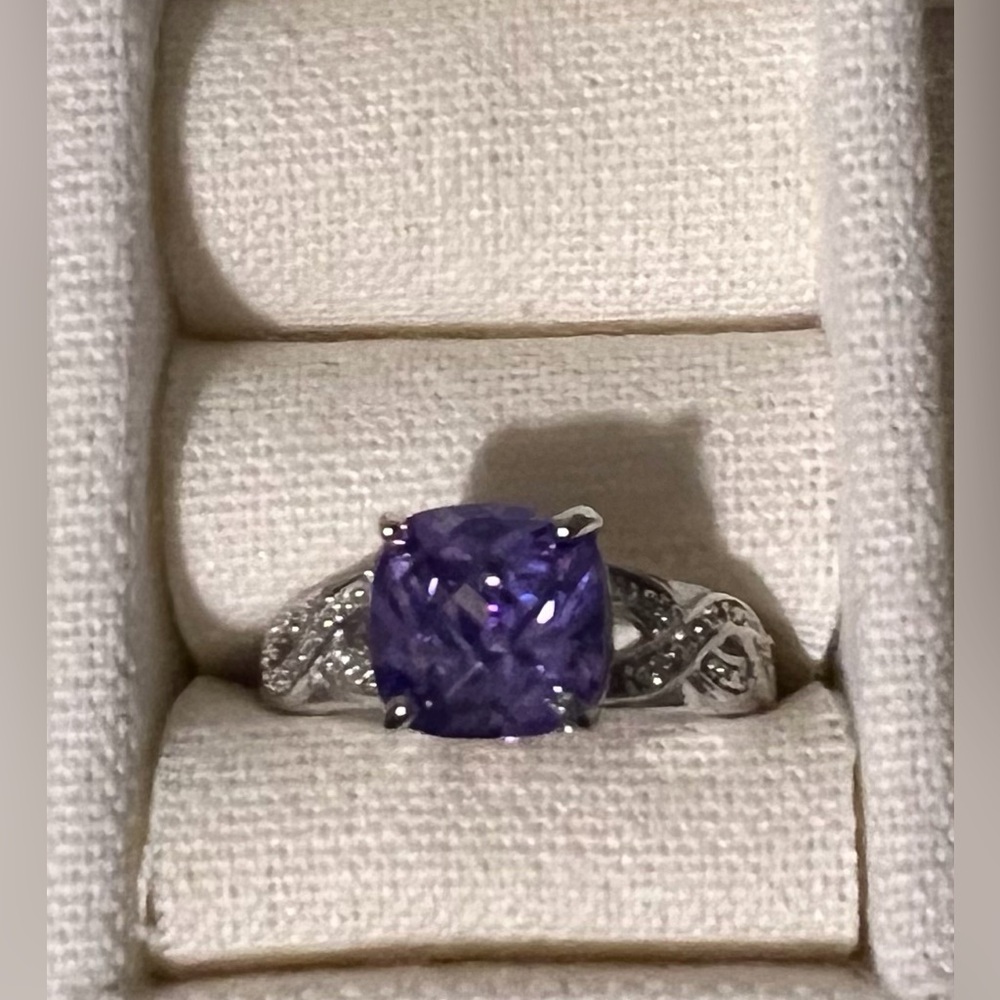 Elegant Purple and Silver Women's Ring